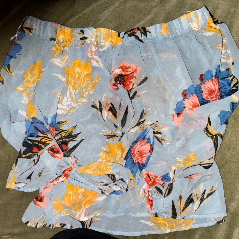 Lucky brand  off the soulder Floral Print blouse with Tie sleeves
